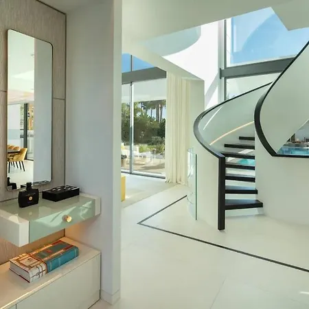 Puente Romano 5 Bedrooms Holiday home Marbella